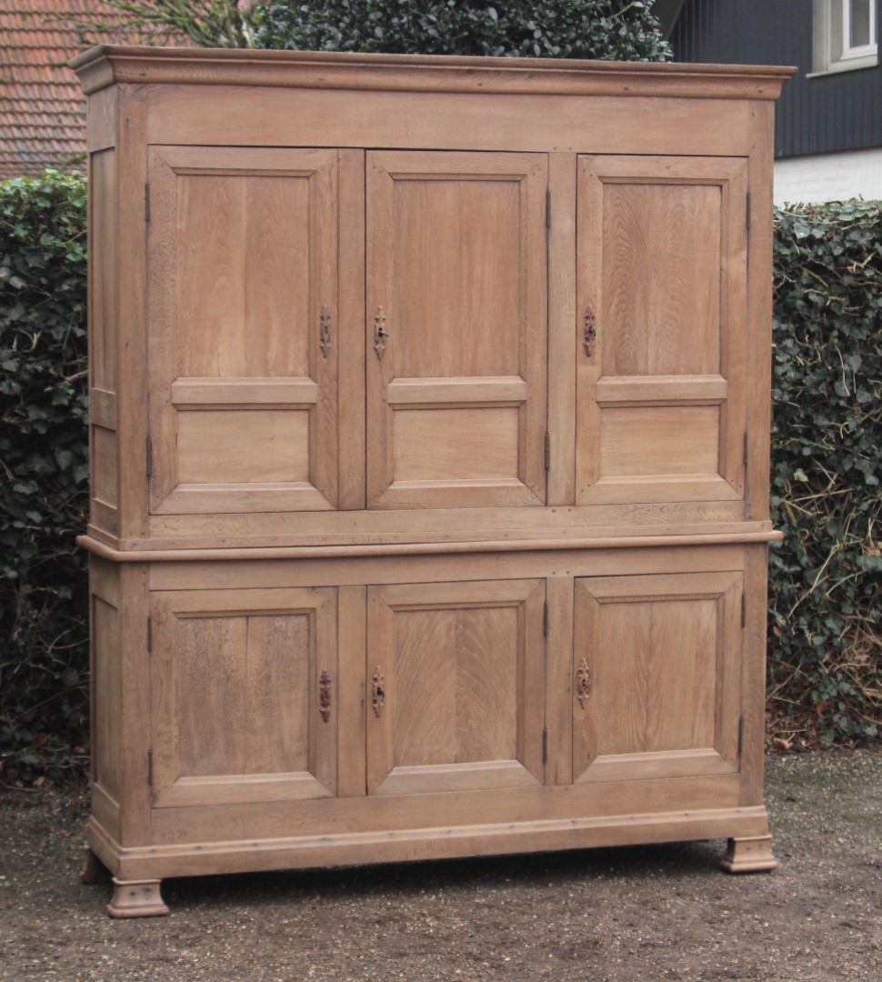 antiker-franz-sischer-schrank